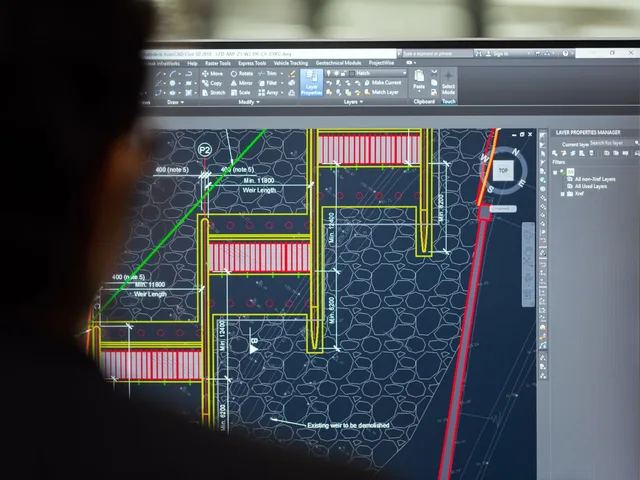Kétdimenziós műszaki rajz szerkesztése CAD-szoftverben, monitorközelkép